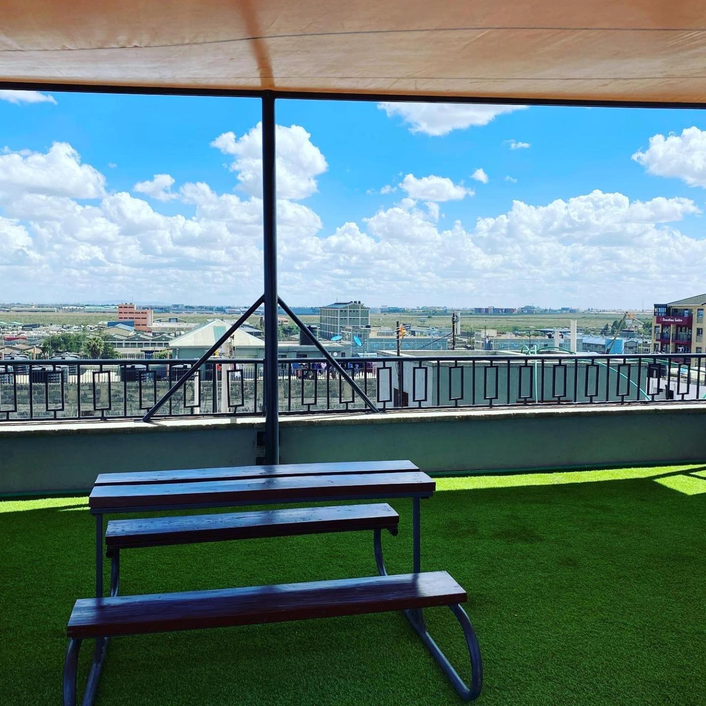 Ferienwohnung Lovely & Cozy Compact Studio Near Airport With Rooftop View Nairobi Exterior foto