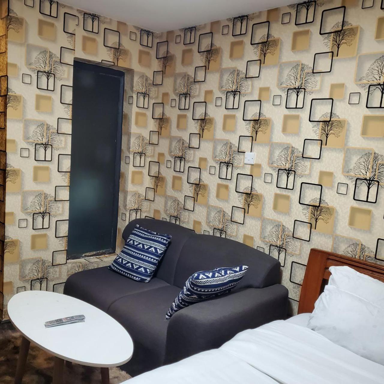 Ferienwohnung Lovely & Cozy Compact Studio Near Airport With Rooftop View Nairobi Exterior foto