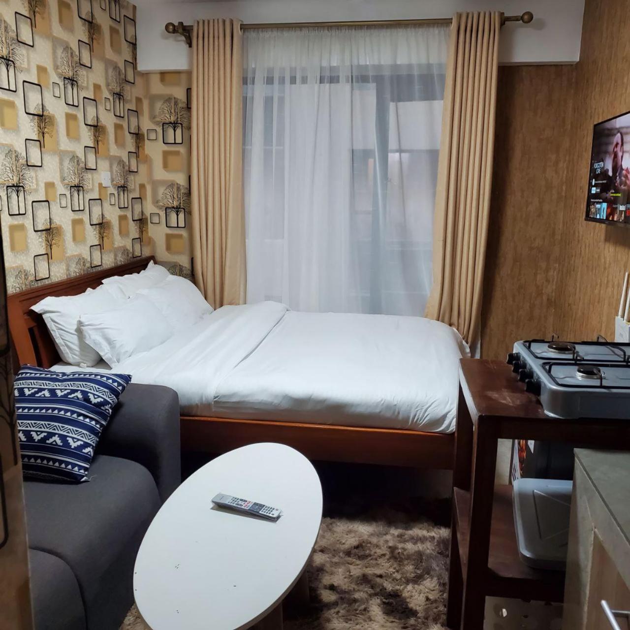 Ferienwohnung Lovely & Cozy Compact Studio Near Airport With Rooftop View Nairobi Exterior foto