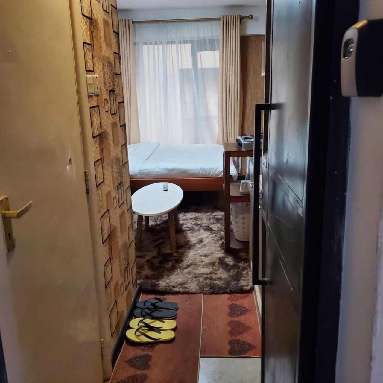 Ferienwohnung Lovely & Cozy Compact Studio Near Airport With Rooftop View Nairobi Exterior foto