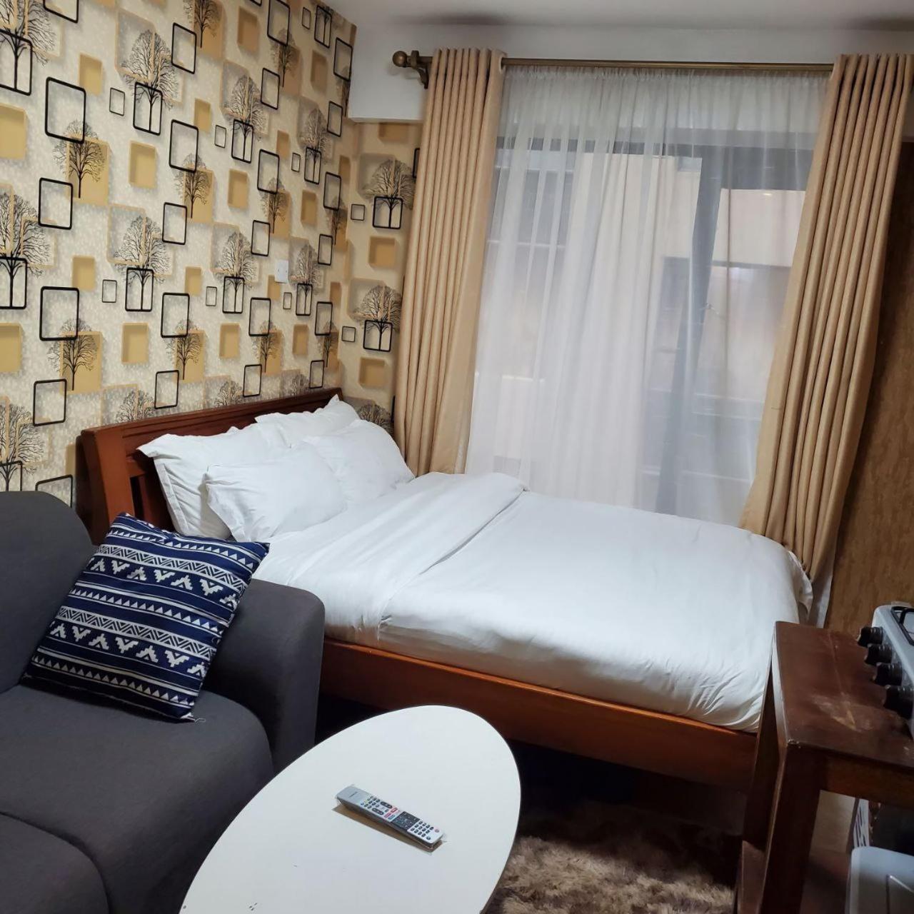 Ferienwohnung Lovely & Cozy Compact Studio Near Airport With Rooftop View Nairobi Exterior foto