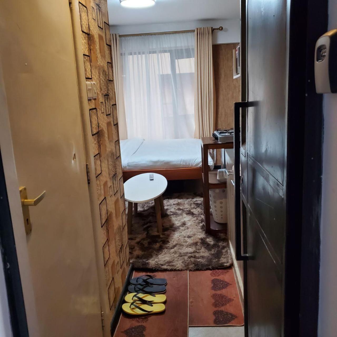 Ferienwohnung Lovely & Cozy Compact Studio Near Airport With Rooftop View Nairobi Exterior foto