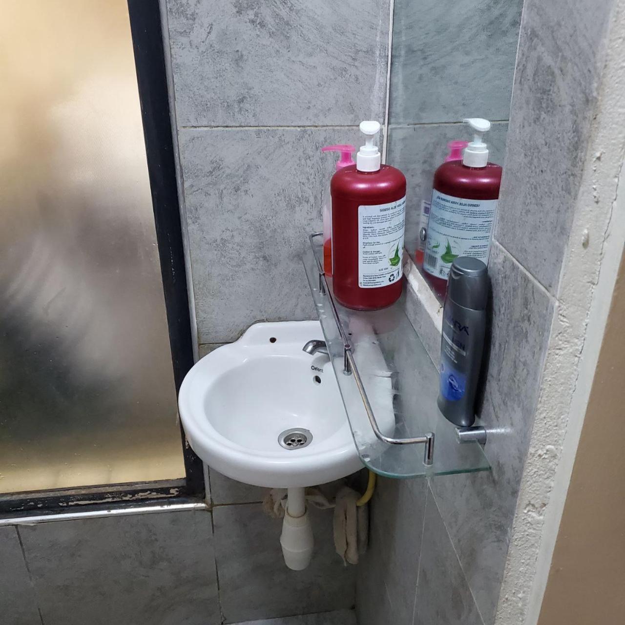 Ferienwohnung Lovely & Cozy Compact Studio Near Airport With Rooftop View Nairobi Exterior foto
